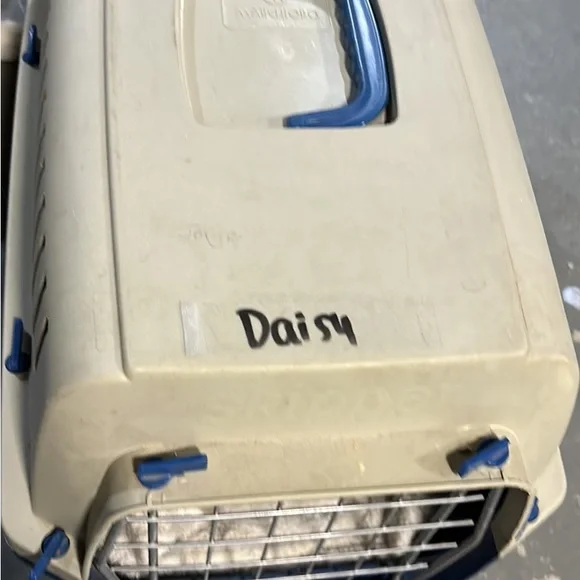 Cat crate - Picture 2 of 5